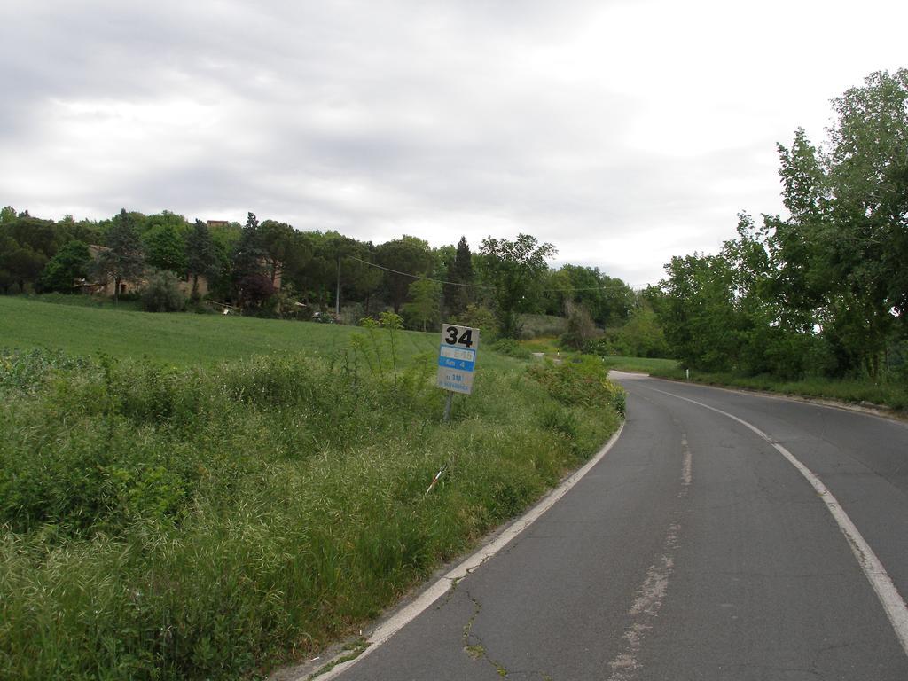 德拉罗萨住宿加早餐旅馆 Civitella D'Arna 外观 照片